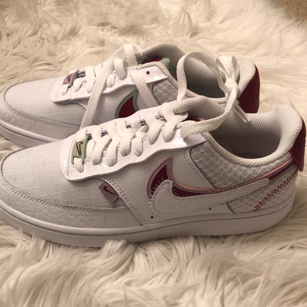 Heart nikes.